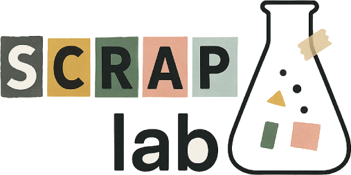 Logo van website - de text Scraplab met een stylistische Erlenmeyer ernaast.